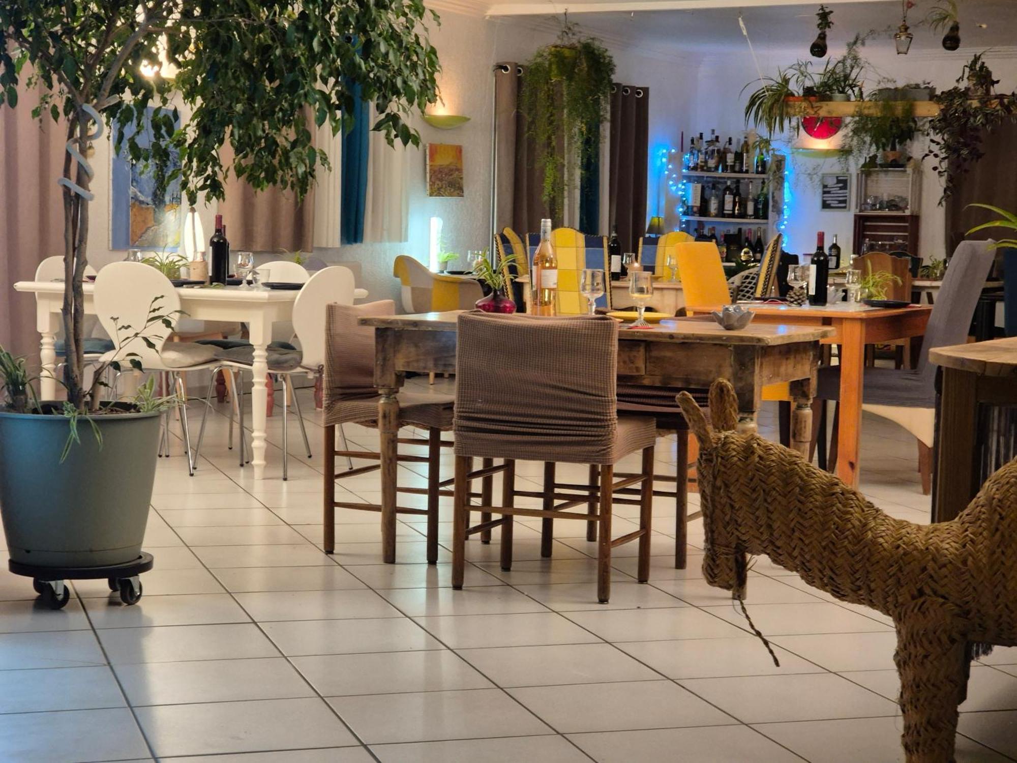 Bel Hotel Restaurant La Gentilhommiere Trèbes Exteriör bild